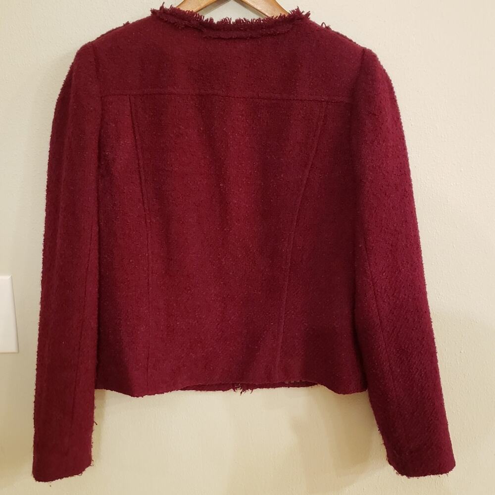 EUC CAbi frayed hem crop jacket blazer deep red pockets zipper Wool blend sz 8. - Picture 2 of 9